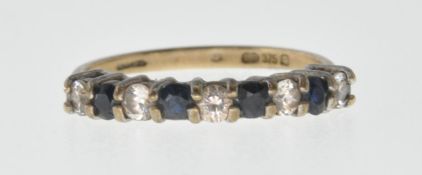 9CT GOLD BLUE AND WHITE STONE RING