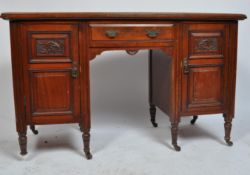 19TH CENTURY LATE VICTORIAN MAHOGANY WRITING DESK / TABLE
