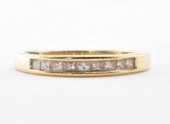 18CT GOLD & DIAMOND BAND RING