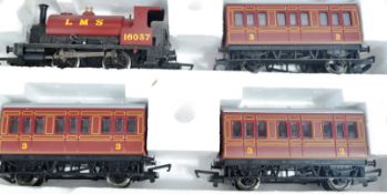 TWO ORIGINAL VINTAGE HORNBY 00 GAUGE MODEL RAILWAY BOX SETS