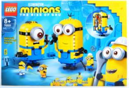 LEGO SET - LEGO MINIONS - 75551 - BRICK BUILT MINIONS AND THEIR LAIR