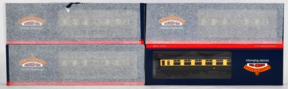 BACHMANN BRANCH LINE 00 GAUGE UNUSED TRADE BOX OF COACHES