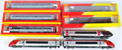 COLLECTION OF HORNBY & BACHMANN 00 GAUGE CARRIAGES