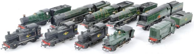 COLLECTION OF VINTAGE TRIANG TT GAUGE MODEL RAILWAY LOCOMOTIVES