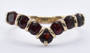9CT GOLD & GARNET WISHBONE RING