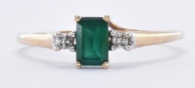 HALLMARKED 9CT GOLD & SYNTHETIC EMERALD RING
