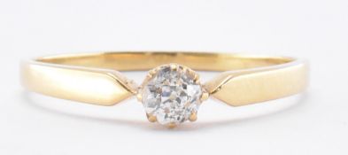 18CT GOLD & DIAMOND SOLITAIRE RING