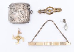 ASSORTMENT OF VICTORIAN & LATER JEWELLERY