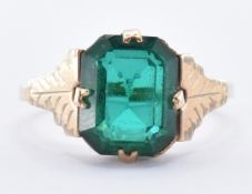 VINTAGE 9CT GOLD & GREEN STONE RING