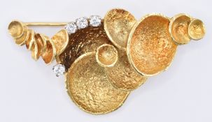 1960'S GOLD & DIAMOND BROOCH