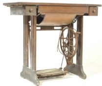 EARLY 20TH CENTURY SINGER SEWING MACHINE TABLE