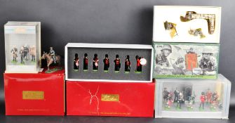 COLLECTION OF ASSORTED BRITAIN LEAD TOY SOLDIER FIGURES