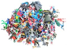 LARGE COLLECTION OF ASSORTED VINTAGE ACTION FIGURES