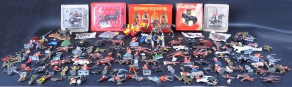 LARGE COLLECTION OF ASSORTED LEAD & PLASTIC TOY SOLDIERS