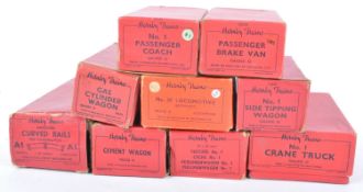 COLLECTION OF VINTAGE HORNBY O GAUGE MODEL RAILWAY ITEMS