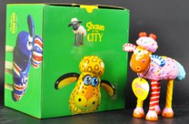 GROMIT UNLEASHED - SHAUN IN THE CITY - FIGURINE STATUE