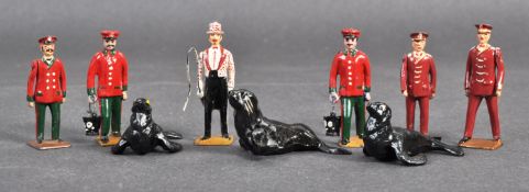 COLLECTION OF BRITAINS LEAD CIRCUS / ZOO FIGURES