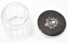 1920S SILVER & TORTOISE SHELL PIQUE DRESSING TABLE POT