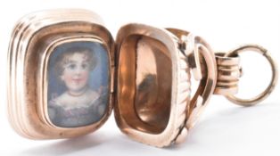 REGENCY 9CT GOLD SEAL FOB WITH CONCEALED PORTRAIT LOCKET