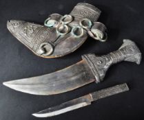 MID 19TH CENTURY SILVER MOUNTED OMANI JAMBIYA