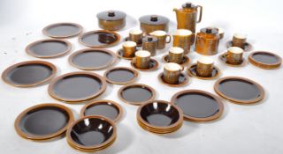EXTENSIVE SET OF HORNSEA 1970'S BRONTE PATTERN POTTERY