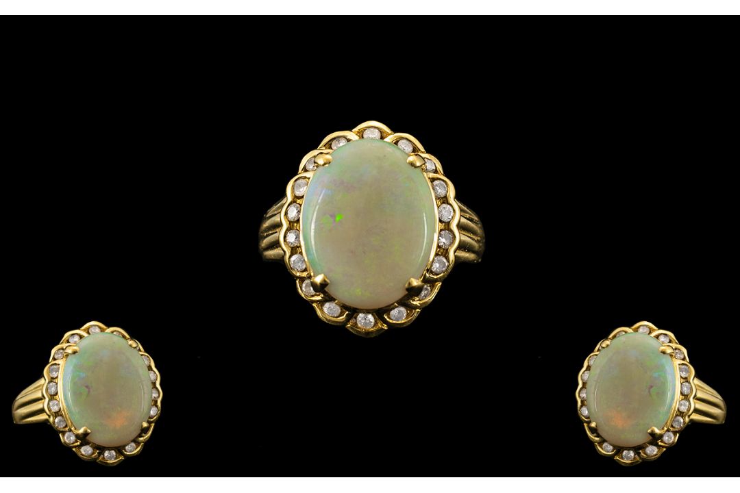 18ct Yellow Gold - Attractive Opal and D