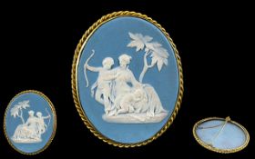 Wedgwood - Superb Quality 18ct Gold Jasper Ware Cameo Medallion Brooch of Large Proportions. c.