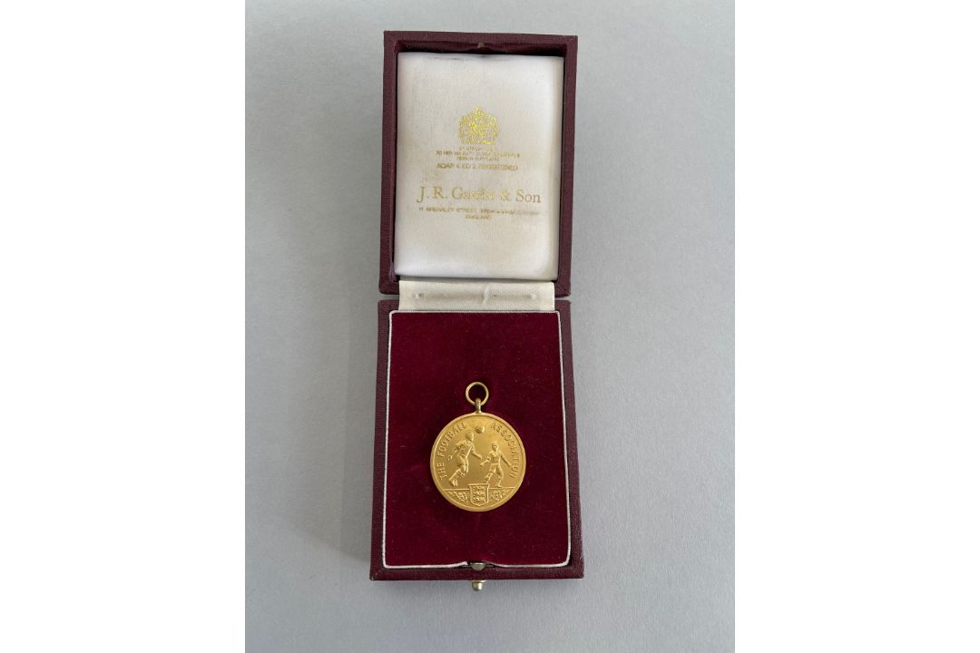 Football Association Challenge Cup specimen runners-up medal, post 1953, obverse inscribed THE - Image 4 of 4