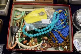 A box of bijouterie.