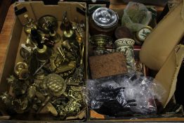 Miscellaneous collectables to include numerous brass items.