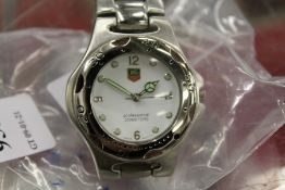 A gent's wristwatch.