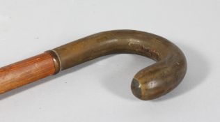 A RHINO HANDLE WALKING STICK. 35ins long.