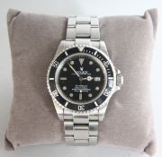 A GENTLEMAN'S ROLEX SEA-DWELLER OYSTER PERPETUAL DATE STAINLESS STEEL WRISTWATCH, Ref. 16660,