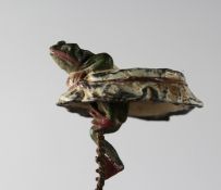 A BRONZE BOTTLE TOP FROG. 2ins.