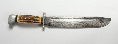A GERMAN BOWIE TYPE KNIFE, with stag horn grips, the blade stamped ANTON WINGEN, SOLINGEN,