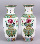A PAIR OF CHINESE REPUBLIC STYLE FAMILLE VERTE PORCELAIN CALLIGRAPHIC VASES, with decoration