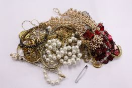 A box of costume jewellery.