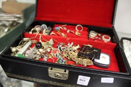 A jewellery box and contents.