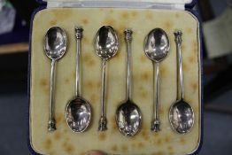 A cased set of Mappin & Webb silver seal end coffee spoons.