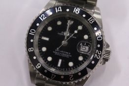 A gent's wristwatch.