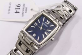 A gent's wristwatch.