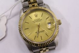 A gent's wristwatch.