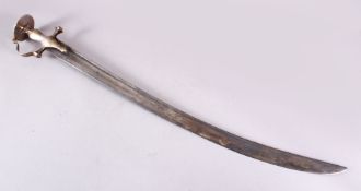 A FINE 18TH/19TH CENTURY MUGHAL INDIAN TULWAR SWORD, with finely engraved silver gilt hilt and broad