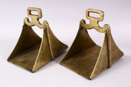 A GOOD PAIR OF 19TH CENTURY BRASS / BRONZE HORSE STIRRUP'S, 17cm high x 12cm wide.