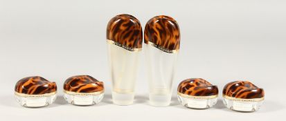 LUCIA MAGNANI DRESSING SET.