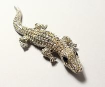 A REPTILE BROOCH. 14cm
