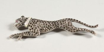 A SILVER DECO PANTHER BROOCH.