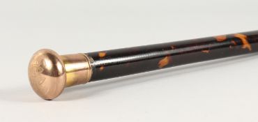 A 19TH CENTURY EUROPEAN TORTOISESHELL WALKING CANE with 9ct gold handle. Maker: T. D. 3ft long.
