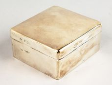 A PLAIN SILVER CIGARETTE BOX. 3.5ins. London 1902.