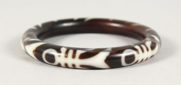 AN AGATE BANGLE.